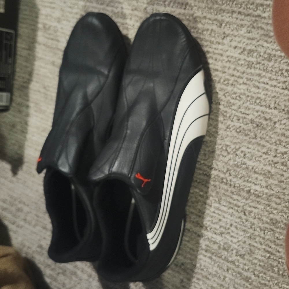 Puma sport style well maintained tennis shoes size 13